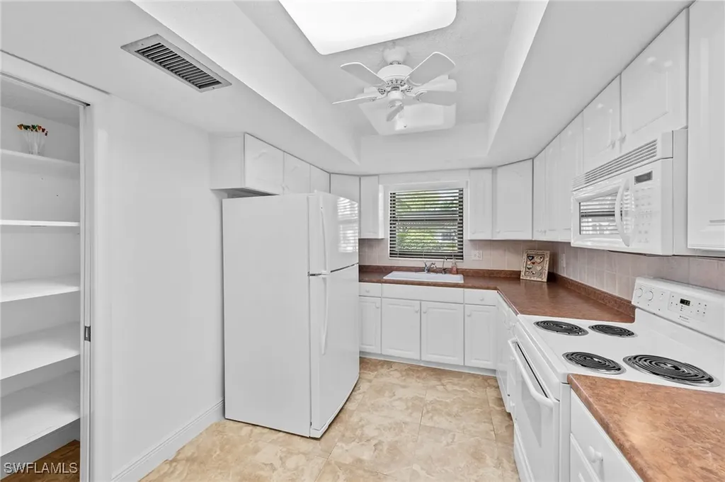 4515 Country Club Boulevard Cape Coral FL 33904