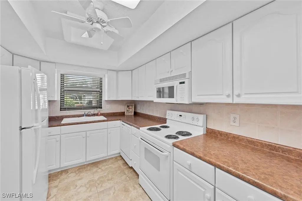 4515 Country Club Boulevard Cape Coral FL 33904