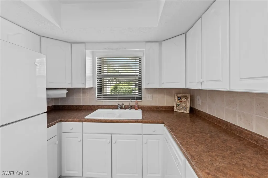 4515 Country Club Boulevard Cape Coral FL 33904