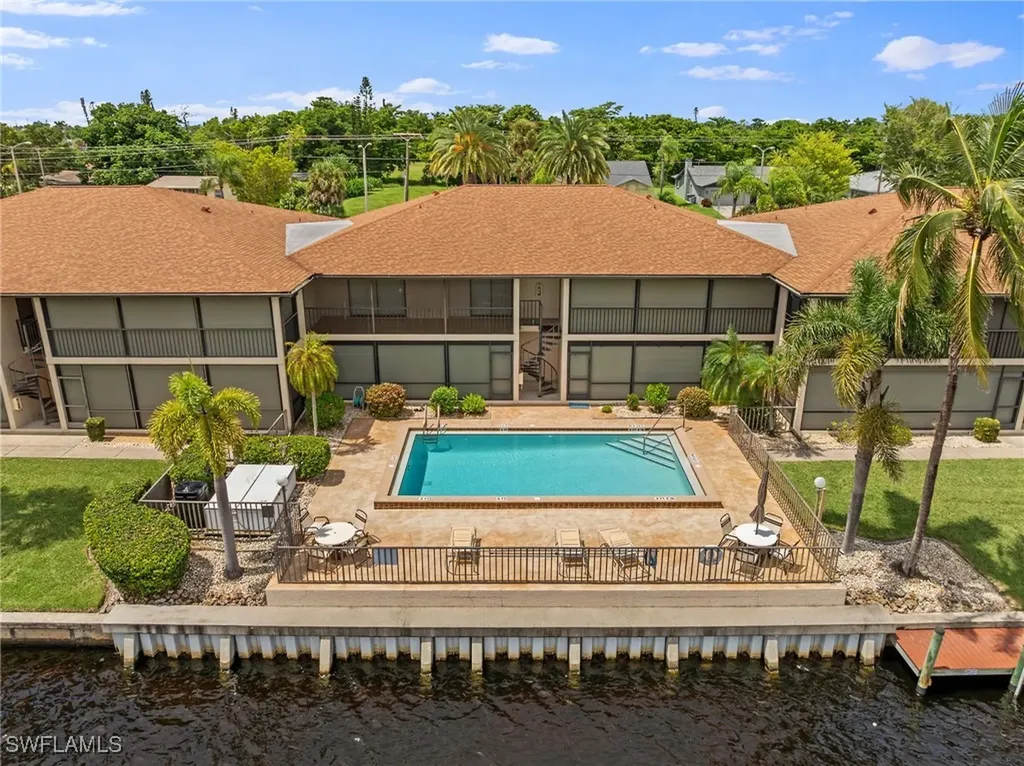 4515 Country Club Boulevard Cape Coral FL 33904