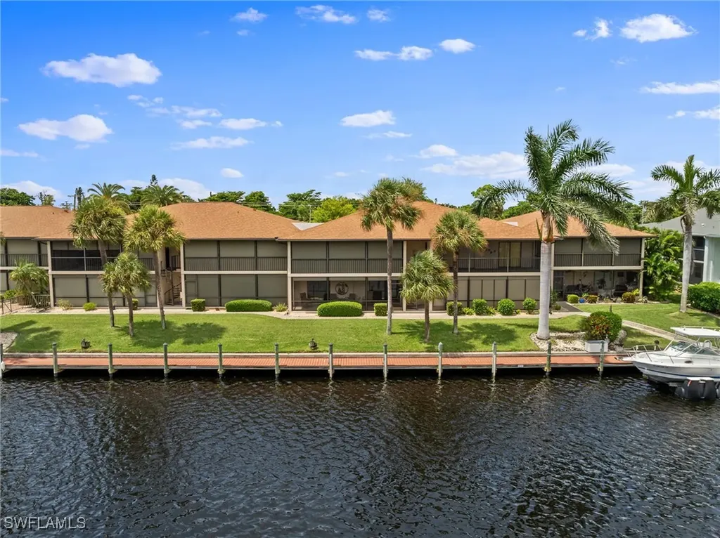 4515 Country Club Boulevard Cape Coral FL 33904