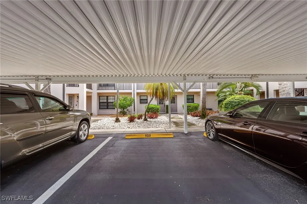 4515 Country Club Boulevard Cape Coral FL 33904