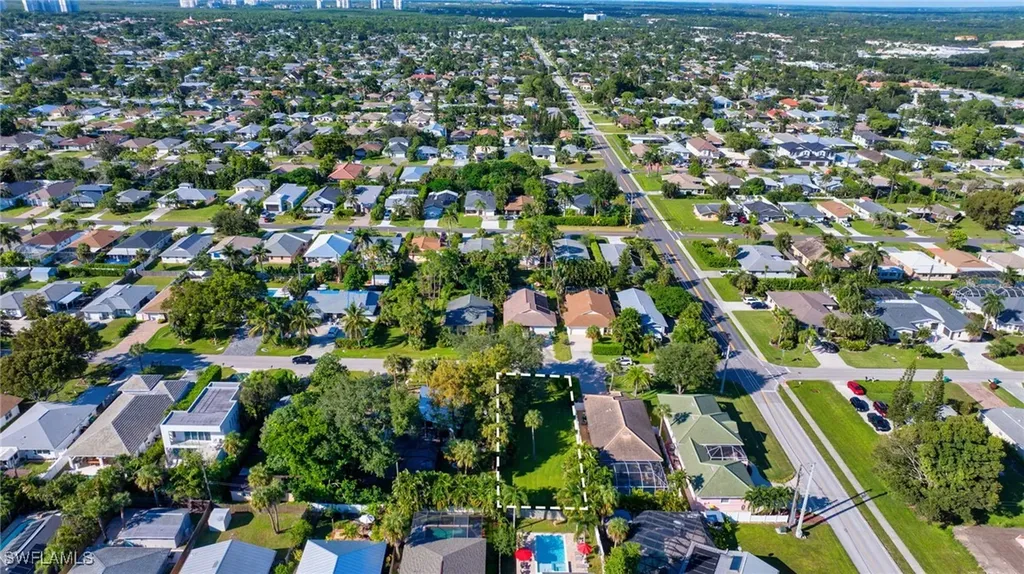 790 97th Avenue N Naples FL 34108
