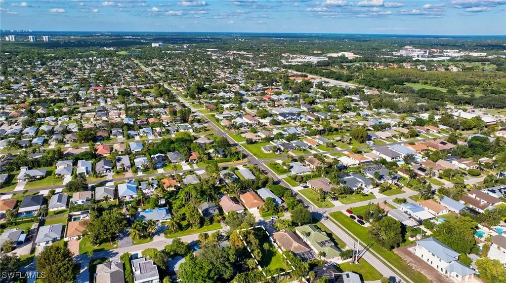 790 97th Avenue N Naples FL 34108