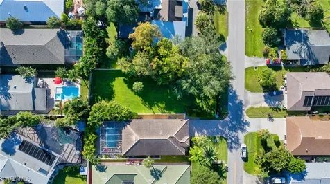 790 97TH Avenue N Naples FL 34108