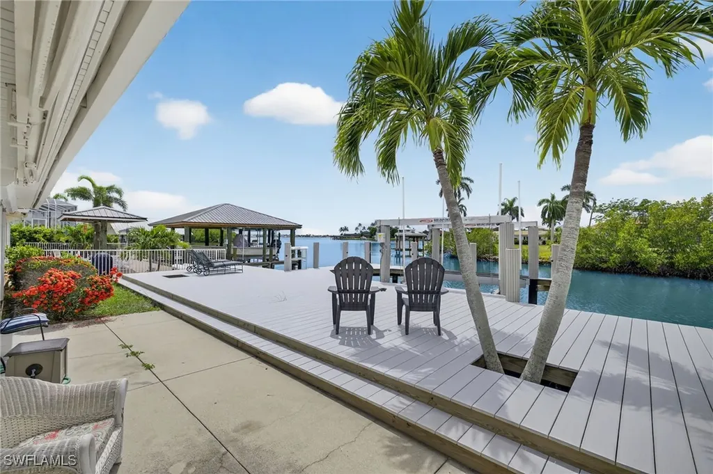 160 San Salvador Street Naples FL 34113