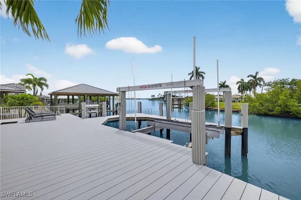 160 San Salvador Street Naples FL 34113