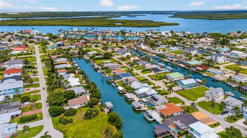 160 San Salvador Street Naples FL 34113