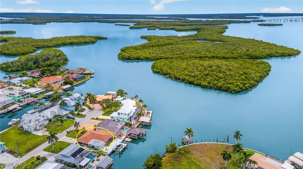 160 San Salvador Street Naples FL 34113