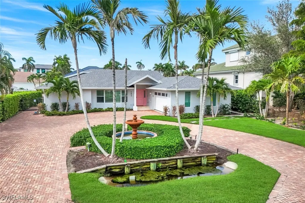 151 Bayview Avenue Naples FL 34108