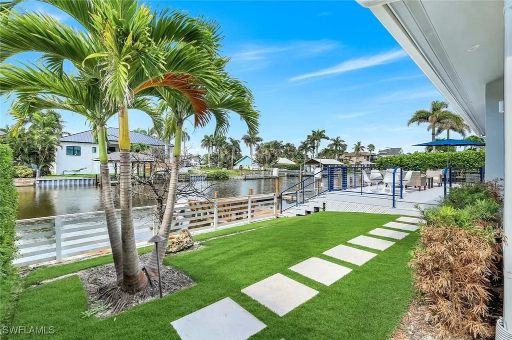 151 Bayview Avenue Naples FL 34108