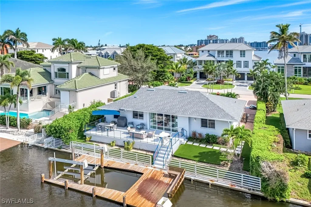 151 Bayview Avenue Naples FL 34108