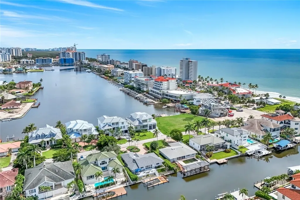 151 Bayview Avenue Naples FL 34108