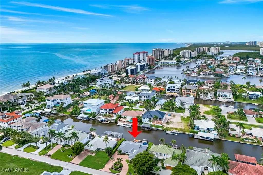 151 Bayview Avenue Naples FL 34108