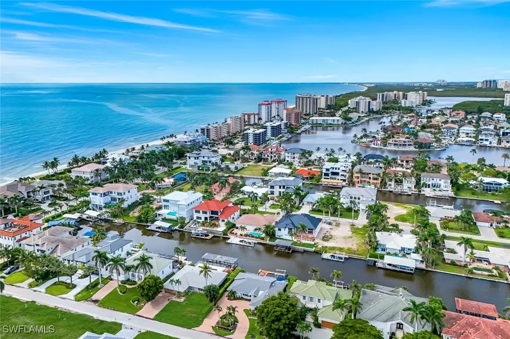 151 Bayview Avenue Naples FL 34108