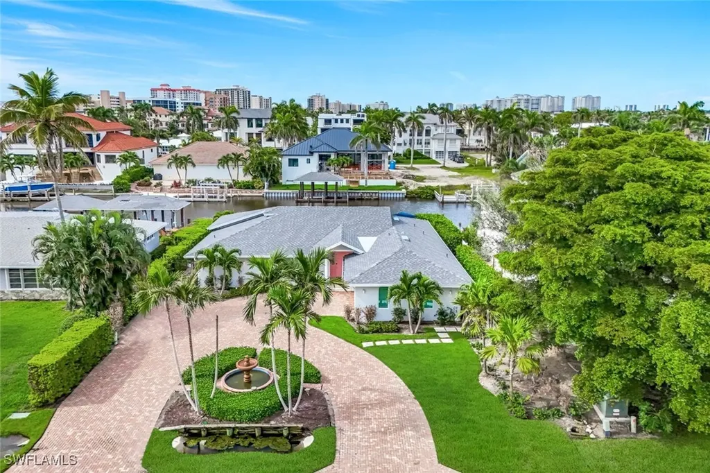 151 Bayview Avenue Naples FL 34108