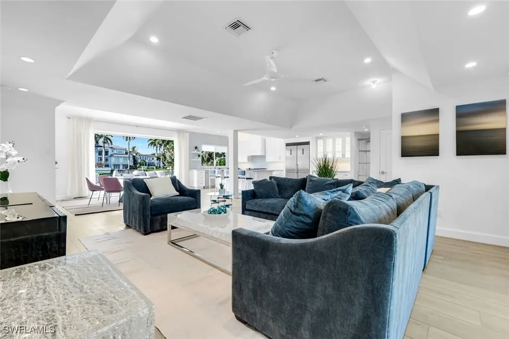151 Bayview Avenue Naples FL 34108
