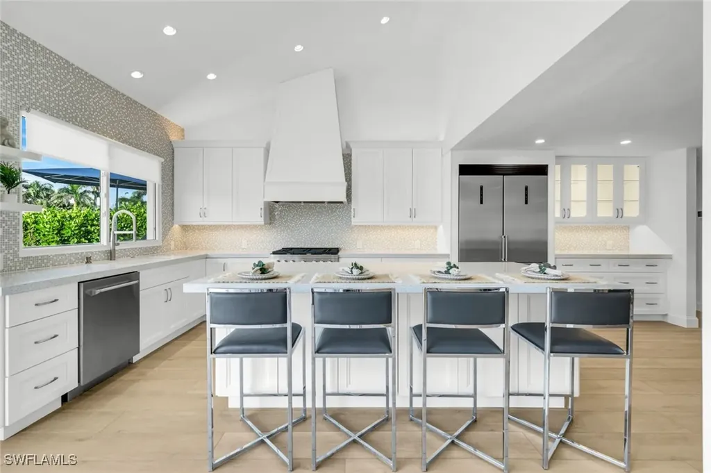 151 Bayview Avenue Naples FL 34108