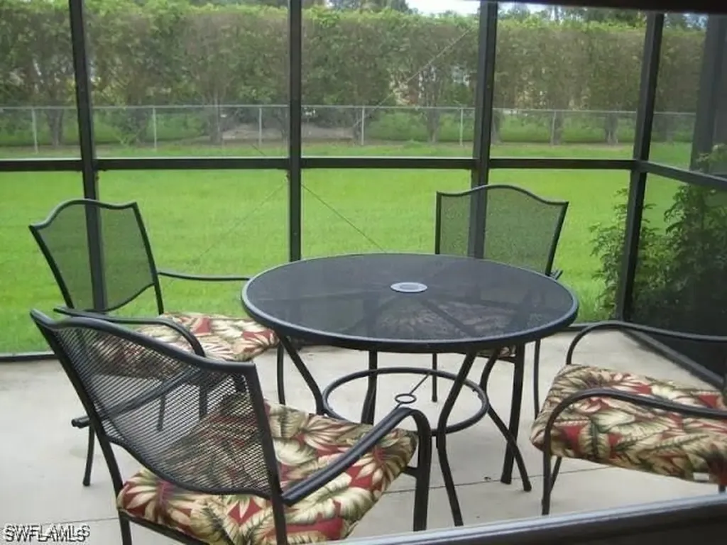 3618 Arctic Circle Naples FL 34112-5045