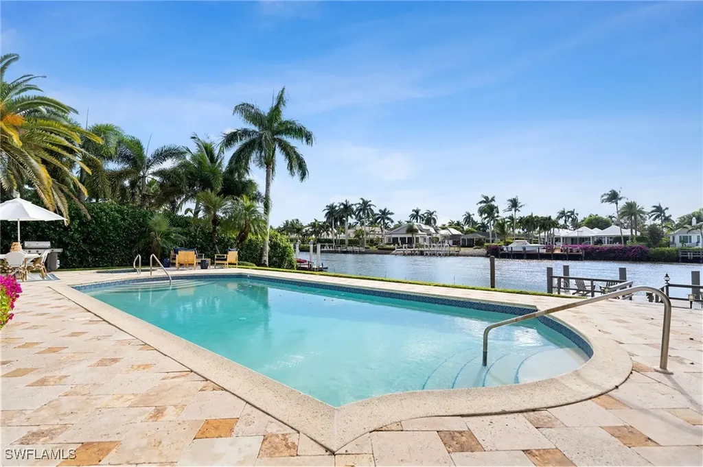 1060 Galleon Drive Naples FL 34102