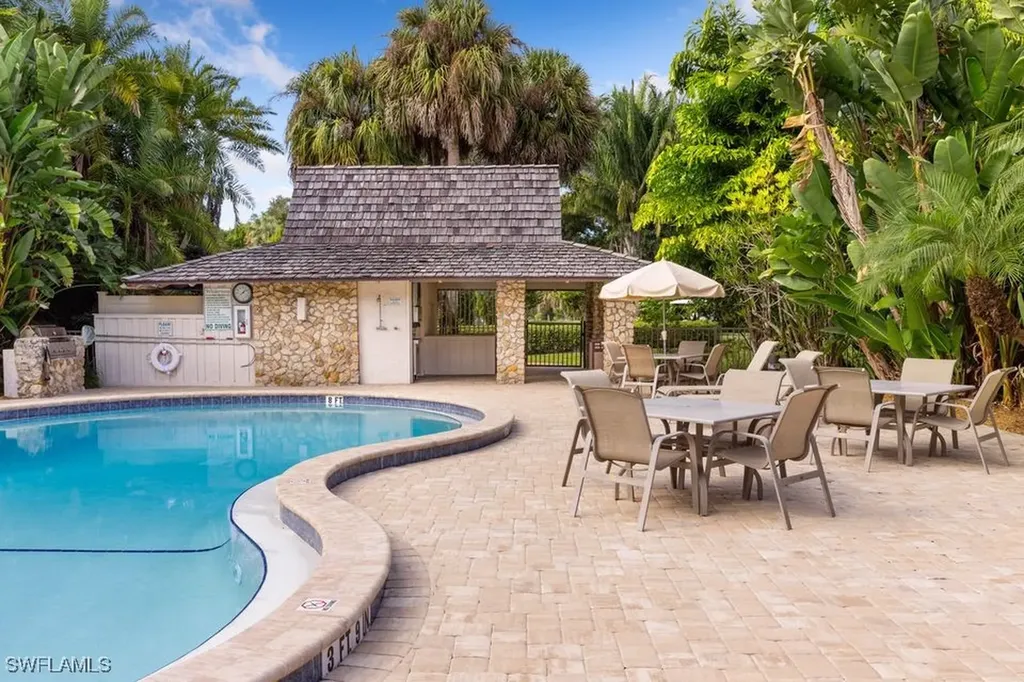 100 Tall Pine Lane Naples FL 34105