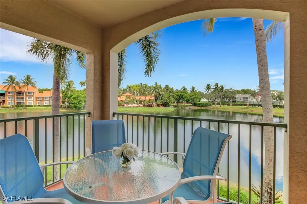 1195 Wildwood Lakes Boulevard Naples FL 34104