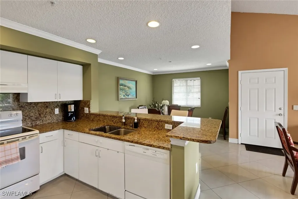 1195 Wildwood Lakes Boulevard Naples FL 34104