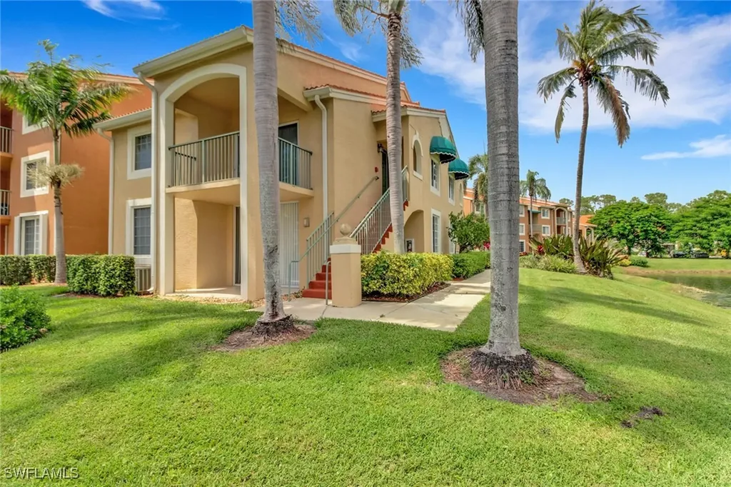 1195 Wildwood Lakes Boulevard Naples FL 34104