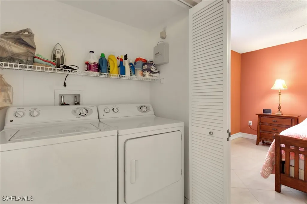 1195 Wildwood Lakes Boulevard Naples FL 34104