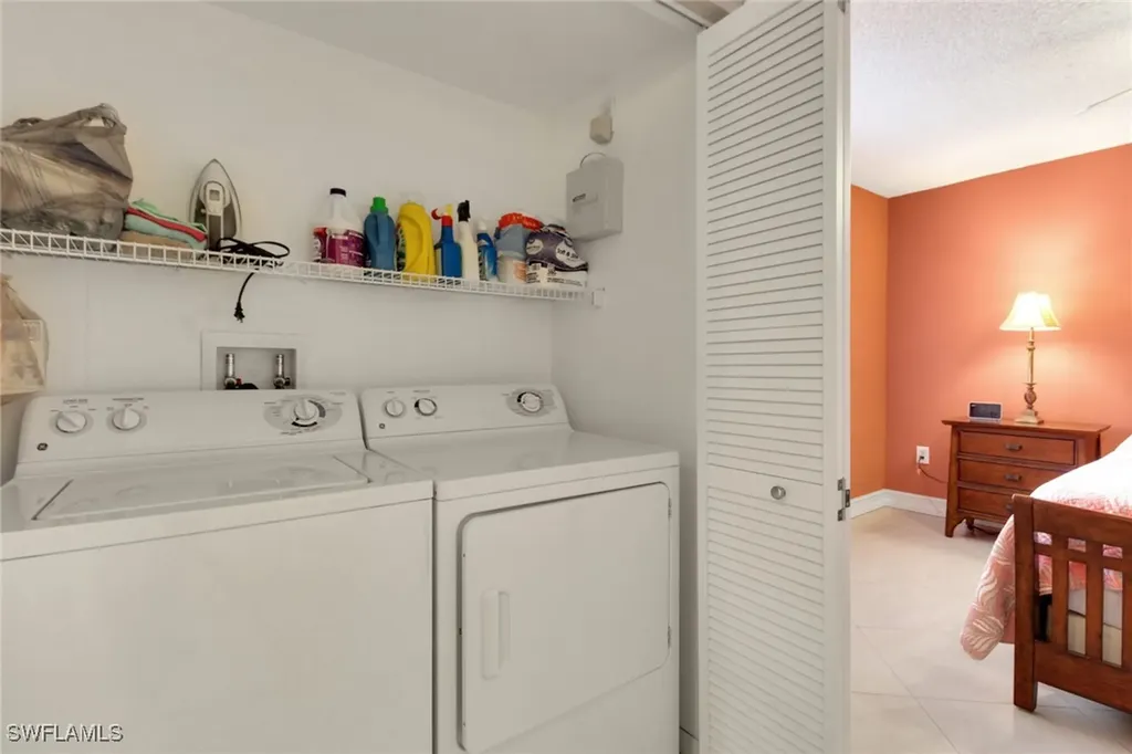 1195 Wildwood Lakes Boulevard Naples FL 34104