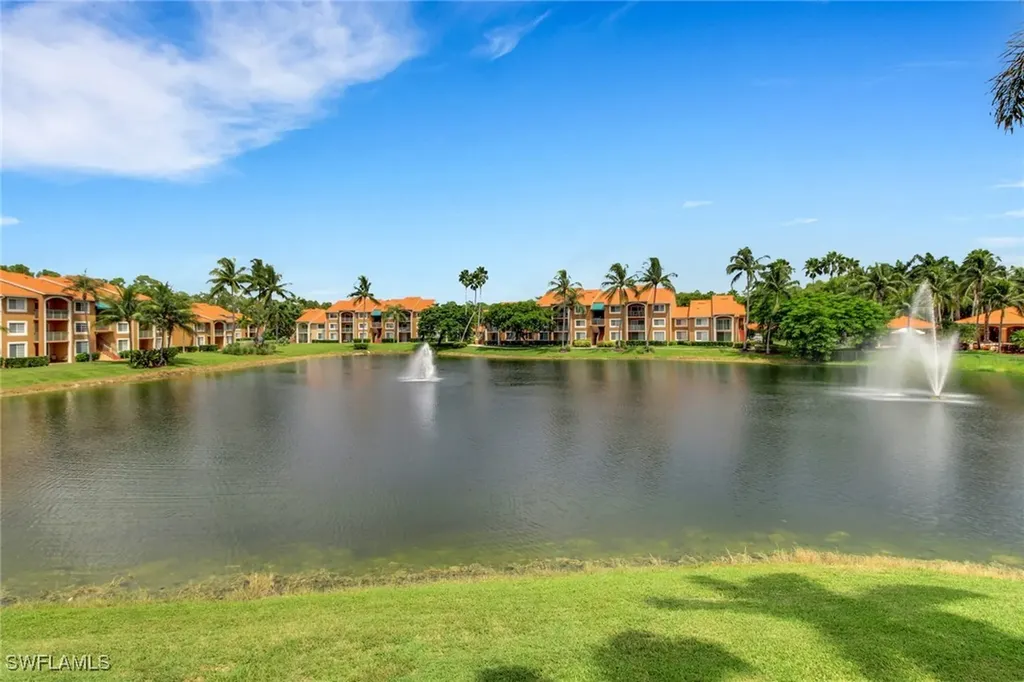 1195 Wildwood Lakes Boulevard Naples FL 34104