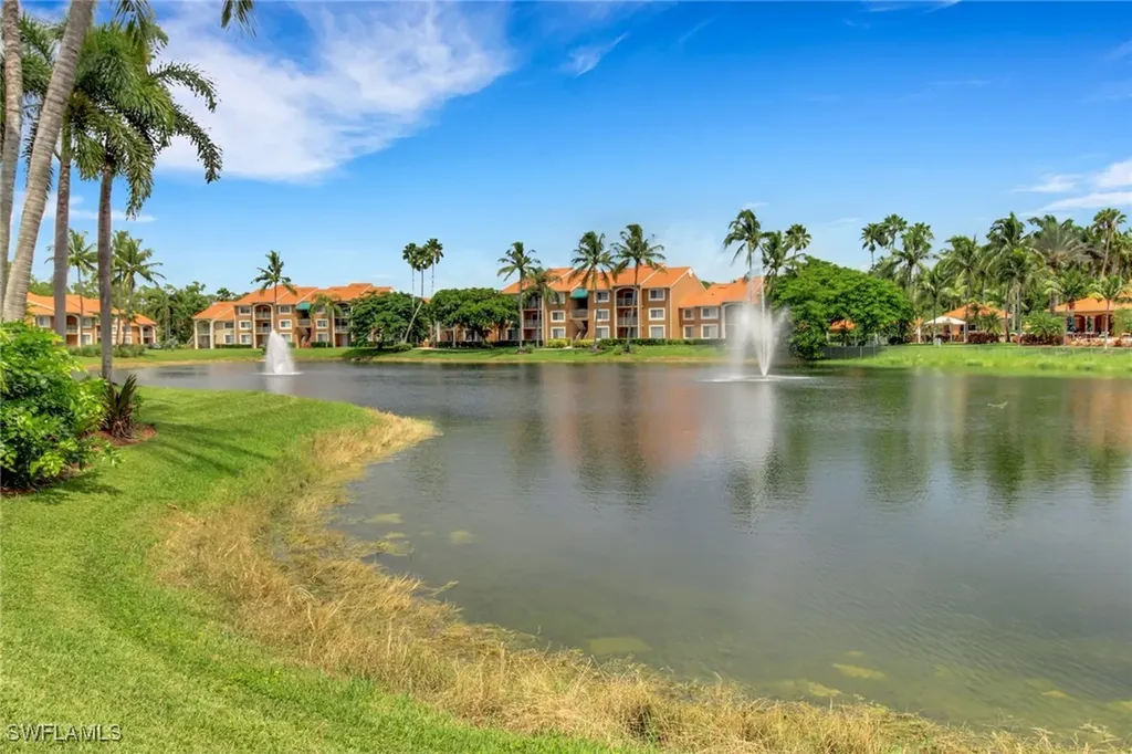 1195 Wildwood Lakes Boulevard Naples FL 34104