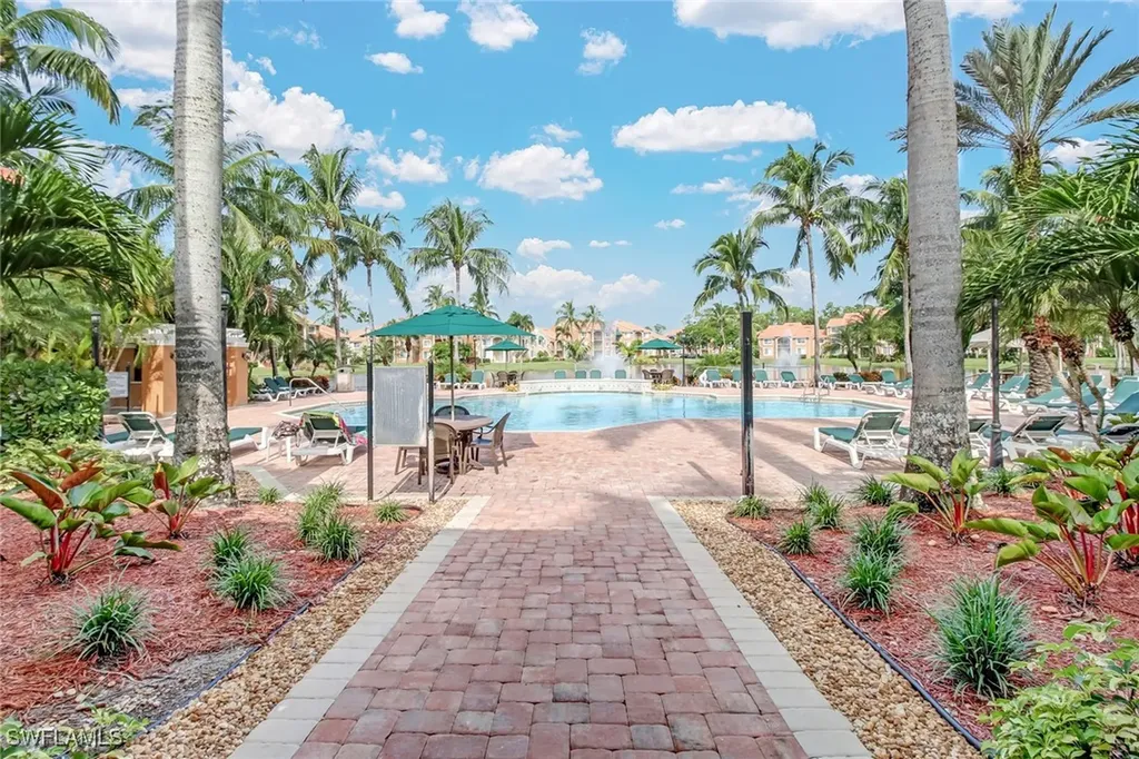 1195 Wildwood Lakes Boulevard Naples FL 34104