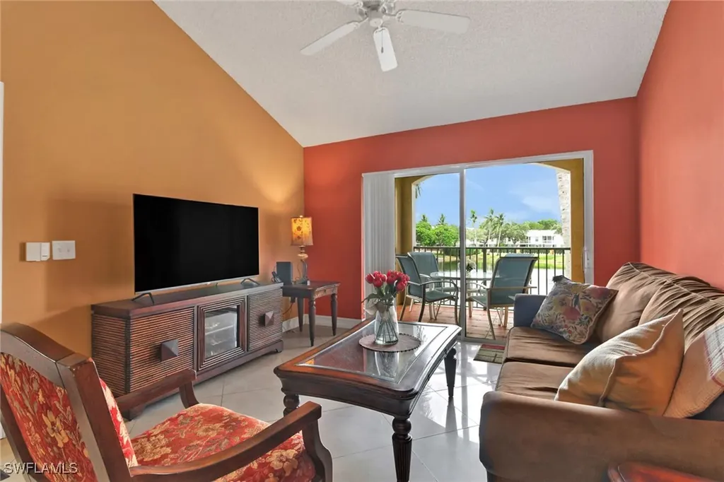 1195 Wildwood Lakes Boulevard Naples FL 34104