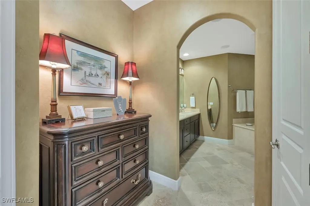 2543 Marquesa Royale Lane Naples FL 34109