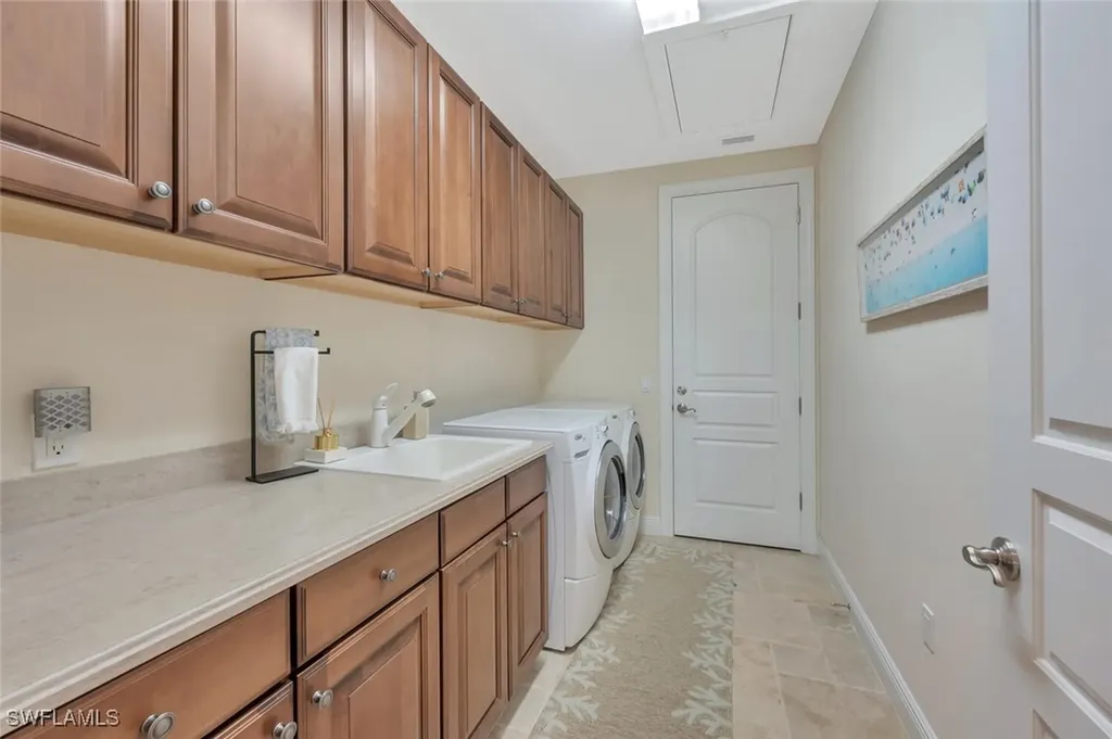 2543 Marquesa Royale Lane Naples FL 34109