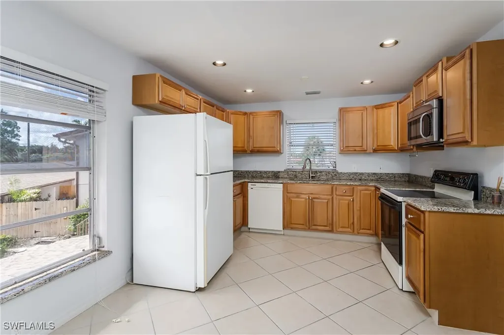 180 Cypress Way E Naples FL 34110