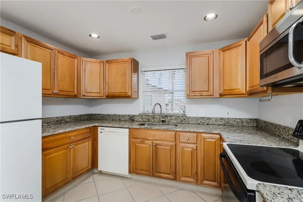 180 Cypress Way E Naples FL 34110