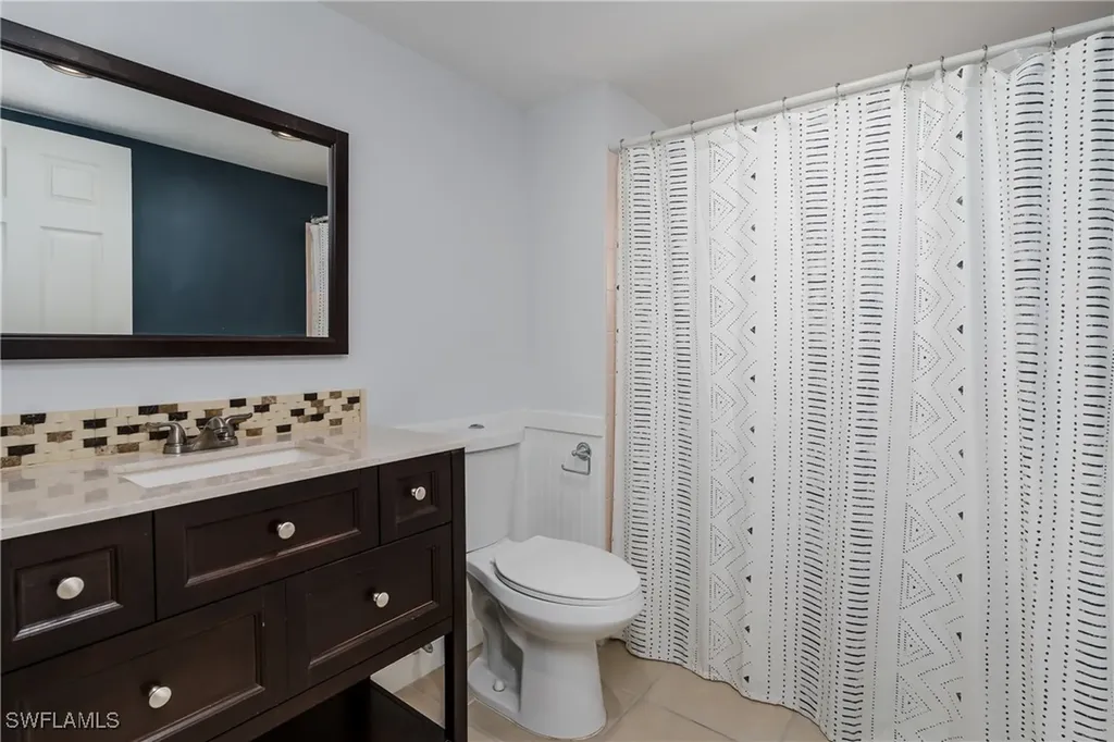 180 Cypress Way E Naples FL 34110