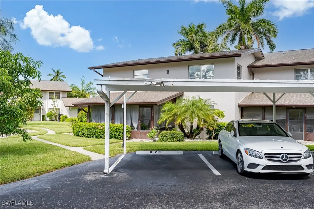 180 Cypress Way E Naples FL 34110