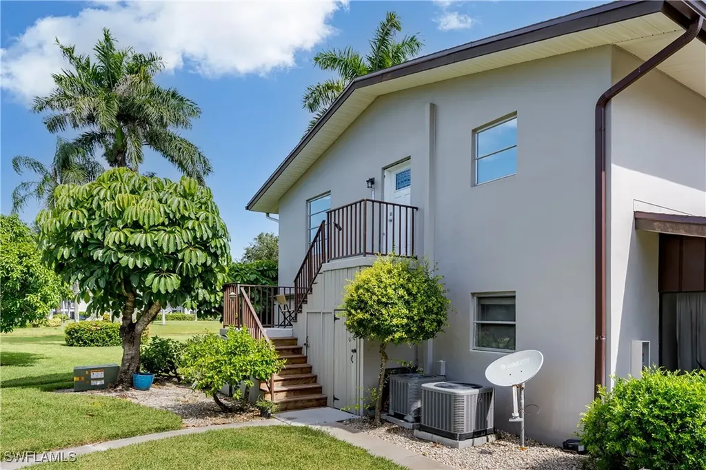 180 Cypress Way E Naples FL 34110