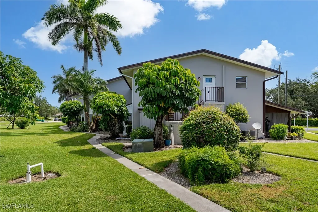 180 Cypress Way E Naples FL 34110