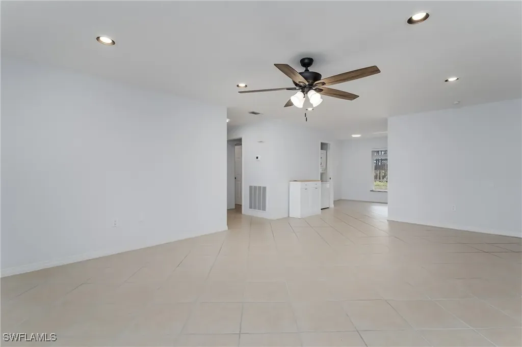 180 Cypress Way E Naples FL 34110