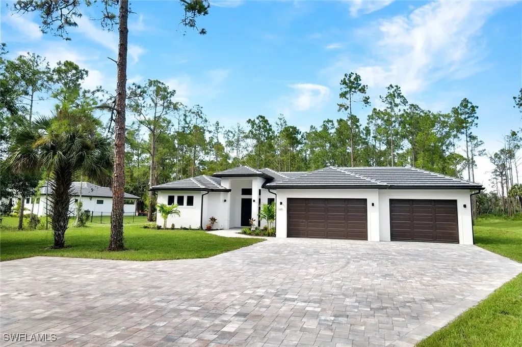 Naples FL, 169 18TH Avenue NW