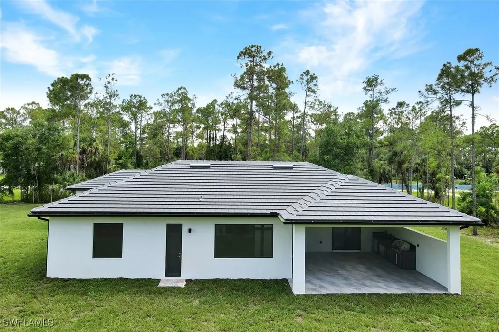 169 18th Avenue NW Naples FL 34120