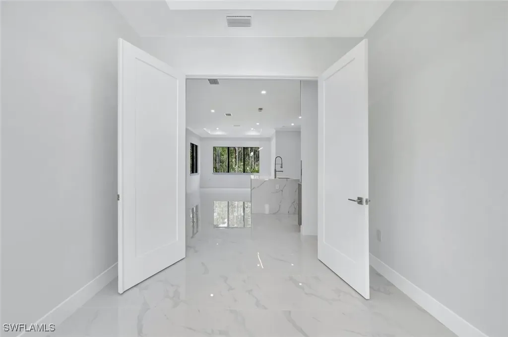 169 18th Avenue NW Naples FL 34120