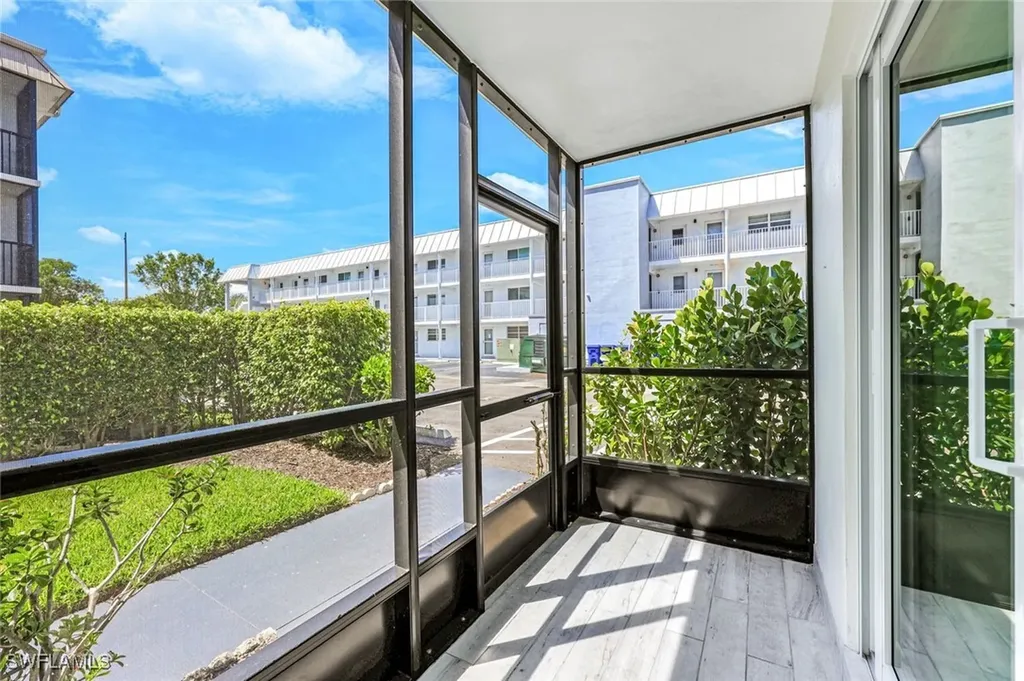 766 Central Avenue Naples FL 34102