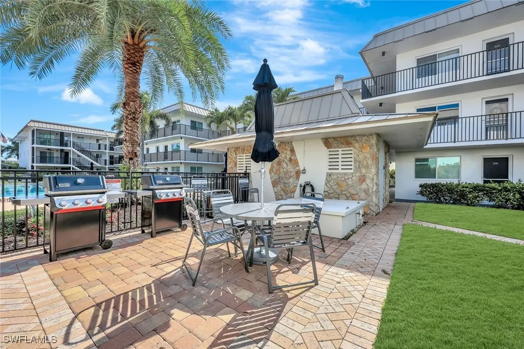 766 Central Avenue Naples FL 34102