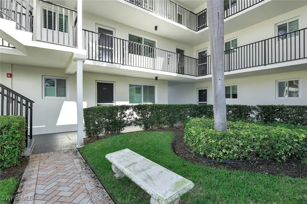 766 Central Avenue Naples FL 34102
