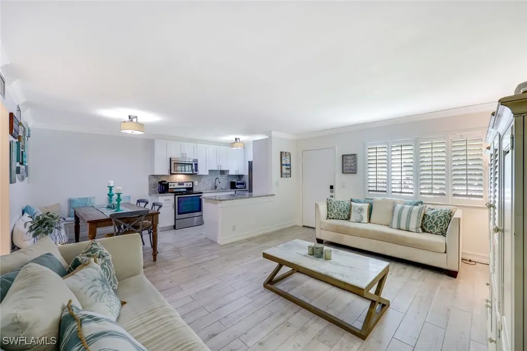 766 Central Avenue Naples FL 34102
